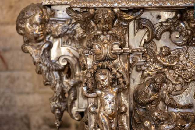 La Basilica rivelata: viaggio tra i tesori nascosti del monumento simbolo di Bari